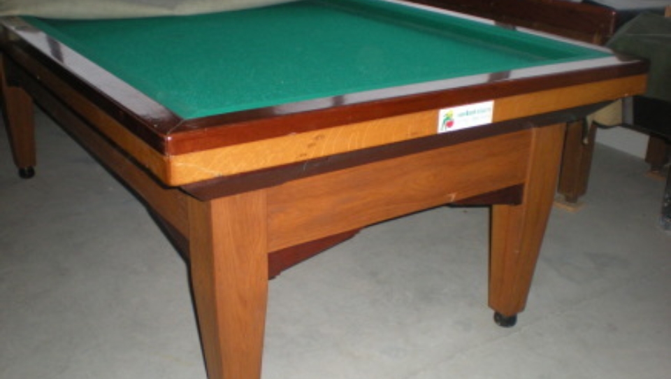 Billiard table (210) in 2 wood colours